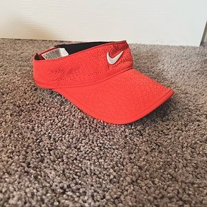 Women’s Coral Nike golf visor